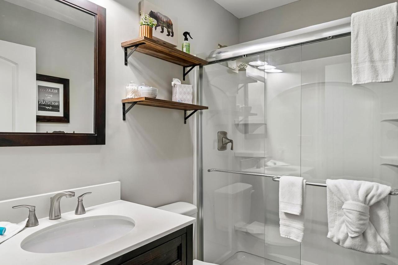 Modern Pigeon Forge Gem Near Dollywood, Gatlinburg & Smokies - 2 Mins To Pkwy & Strip, Hot Tub, Fire Pit, Cable, Hi-Speed Wifi Villa Kültér fotó