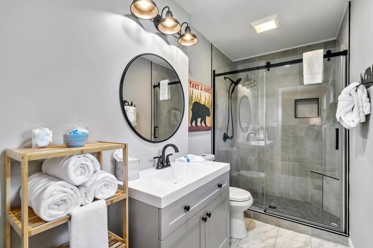 Modern Pigeon Forge Gem Near Dollywood, Gatlinburg & Smokies - 2 Mins To Pkwy & Strip, Hot Tub, Fire Pit, Cable, Hi-Speed Wifi Villa Kültér fotó